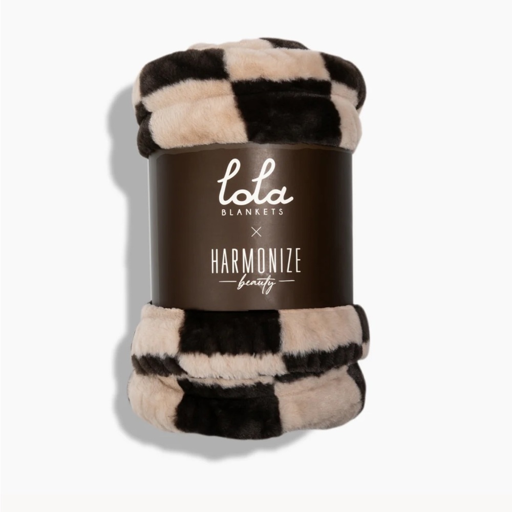 Lola Blankets Harmonize Beauty Throw